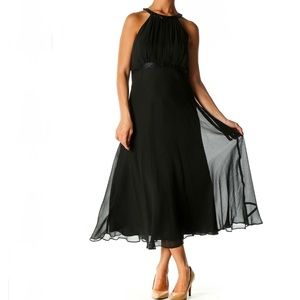 Jones Wear chiffon A-line halter neck evening dress